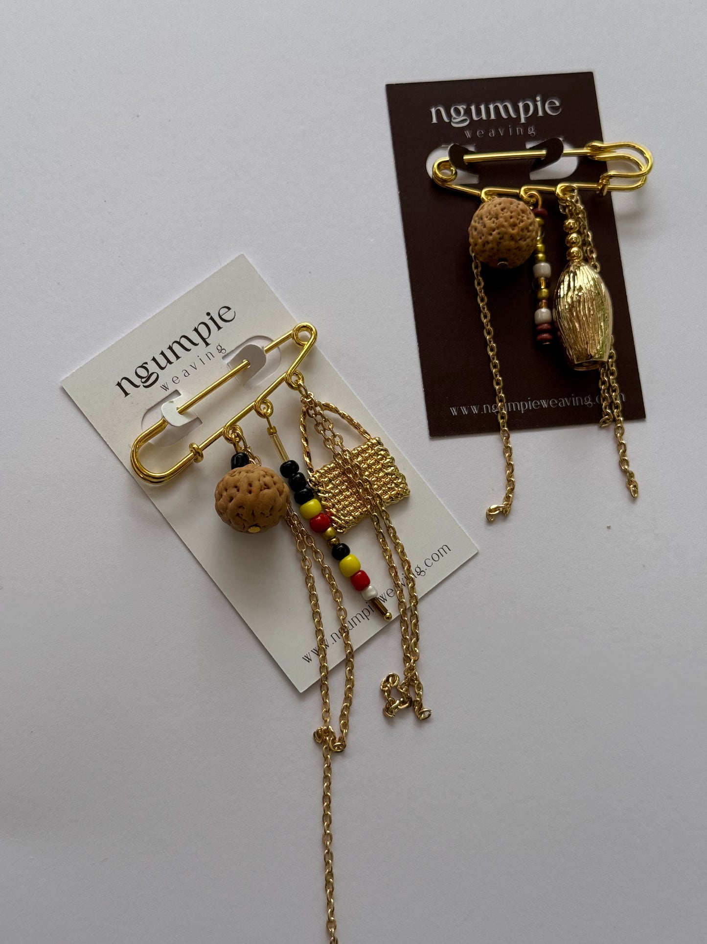 Ngumpie brooch